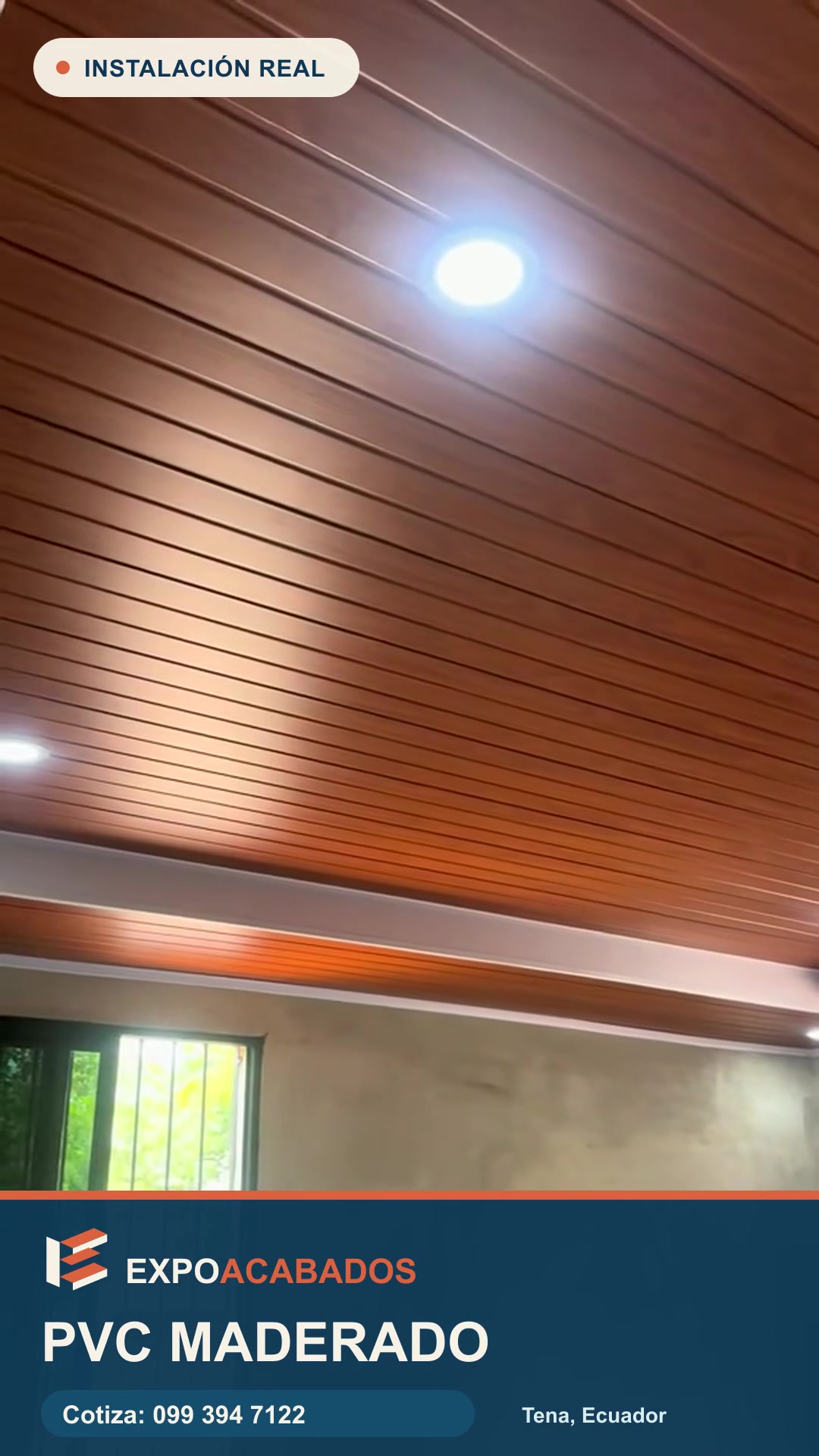 Trabajo real de cielo raso PVC con apariencia maderada